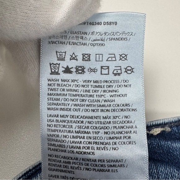 Guess Bermuda Washed Denim Shorts Women’s US Size 30 Y2K Inspired Blokecore - Picture 10 of 11